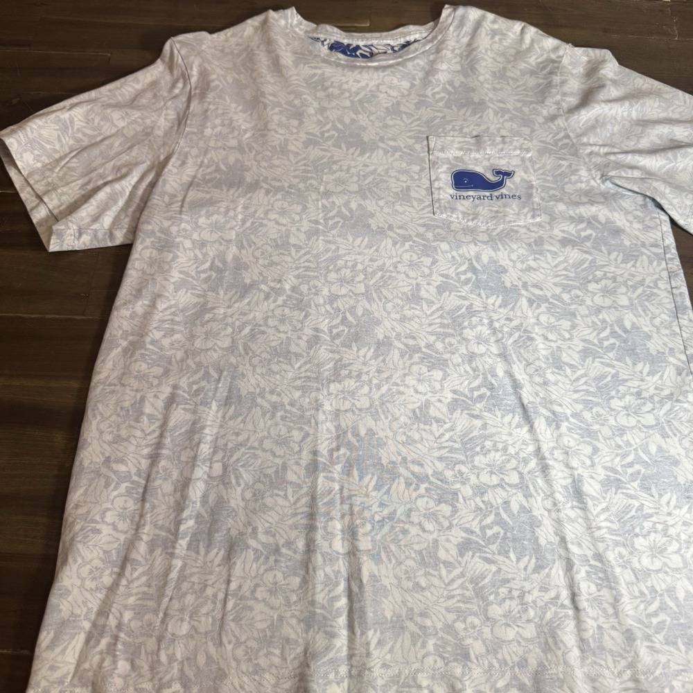 Vineyard Vines Mens M Tropical TShirt Interior Floral Navy Print Short Sleeve‎